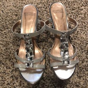 Slip on Mootsies Tootsies Silver Heels